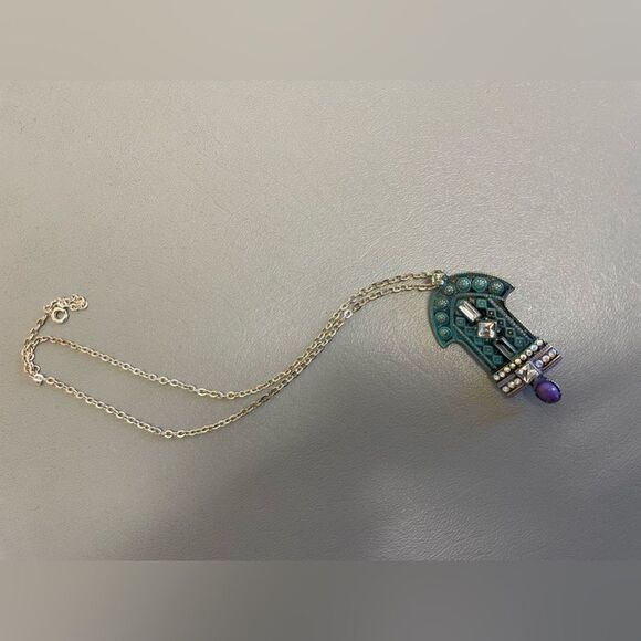 Jewelry - Necklace/pin  